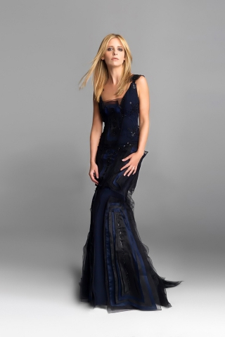 Sarah Michelle Gellar Evening Dress for 320 x 480 iPhone resolution
