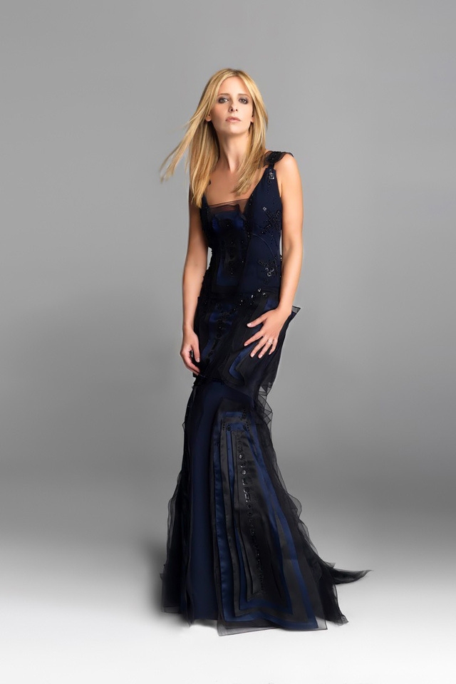 Sarah Michelle Gellar Evening Dress for 640 x 960 iPhone 4 resolution