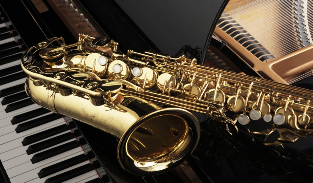 Saxophone and Piano for 1024 x 600 widescreen resolution