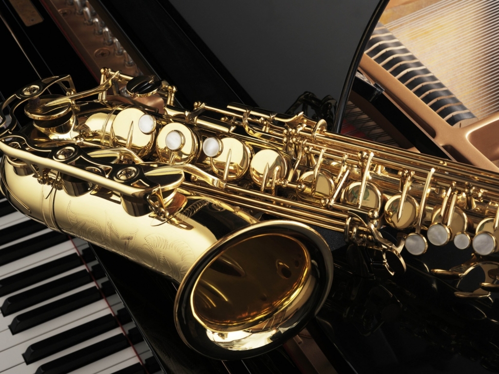 Saxophone and Piano for 1024 x 768 resolution