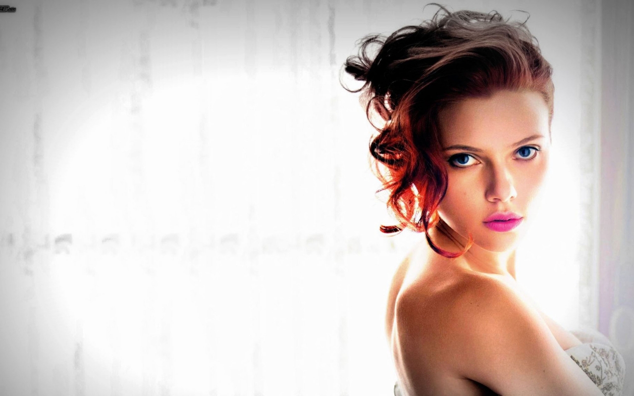 Scarlett Johansson Blue Eyes for 1280 x 800 widescreen resolution