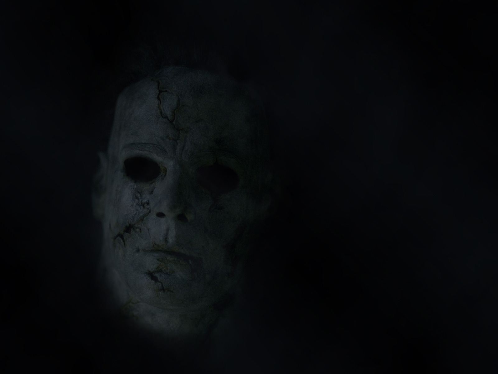 Scary Dark Face for 1600 x 1200 resolution