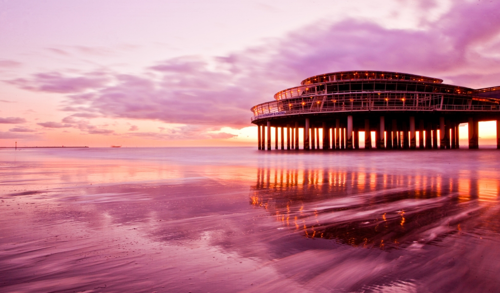 Sea Restaurant and Casino for 1024 x 600 widescreen resolution