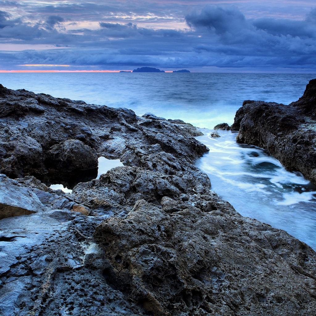 Sea Stones for 1024 x 1024 iPad resolution