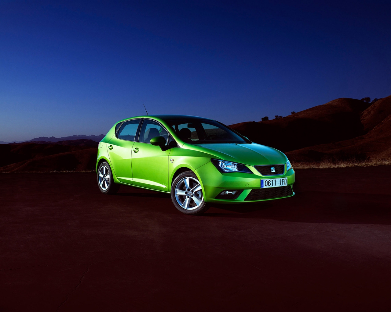 Seat Ibiza 2013 for 1280 x 1024 resolution