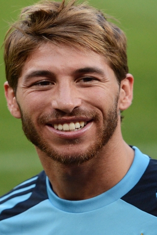 Sergio Ramos Smile for 320 x 480 iPhone resolution