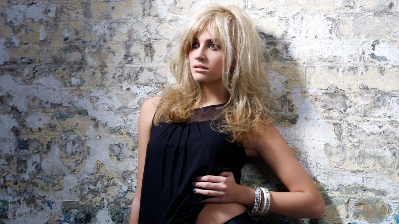 Sexy Pixie Lott for 1280 x 720 HDTV 720p resolution