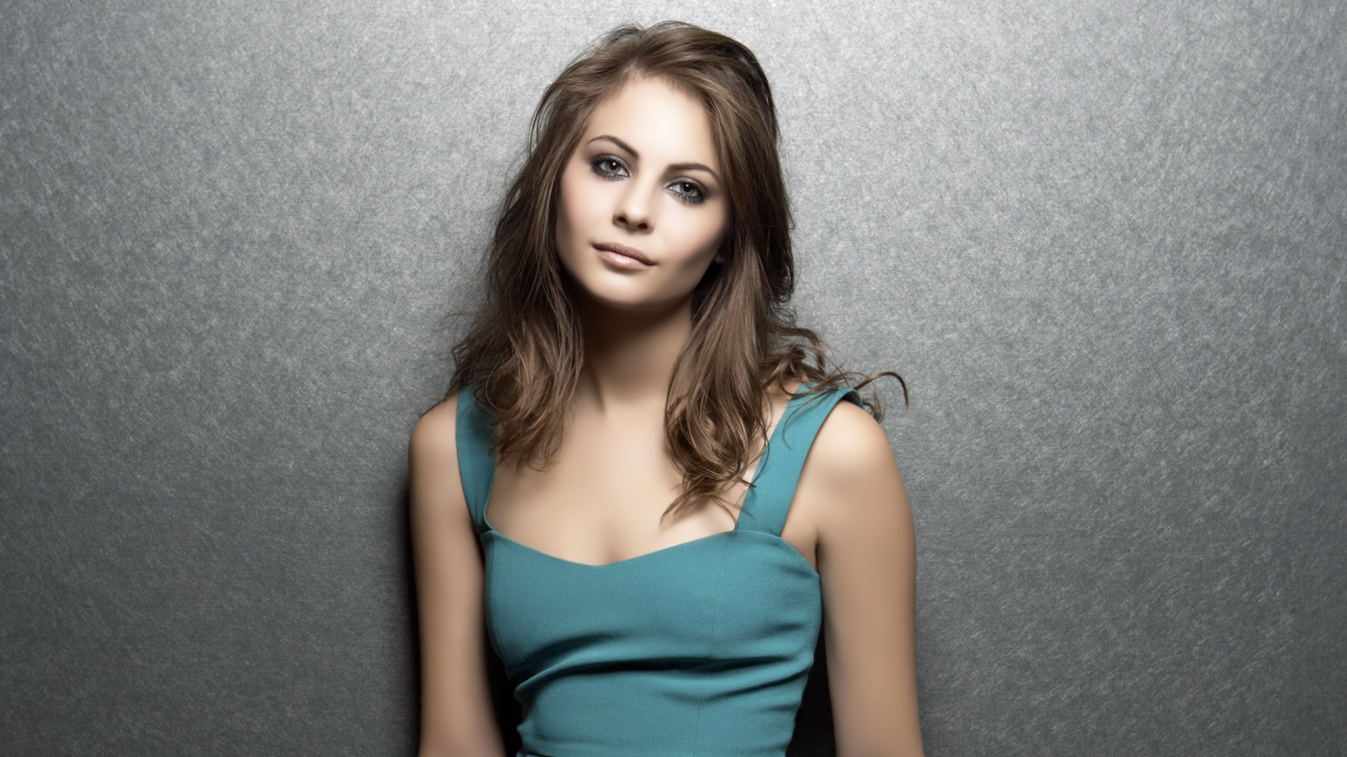 Sexy Willa Holland for 1920 x 1080 HDTV 1080p resolution