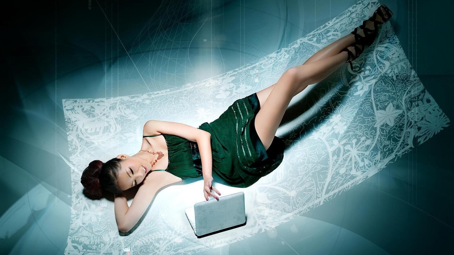 Sexy Woman with Laptop for 1536 x 864 HDTV resolution