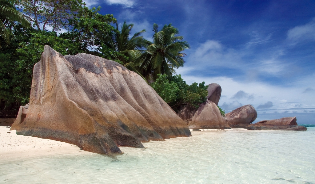 Seychelles for 1024 x 600 widescreen resolution