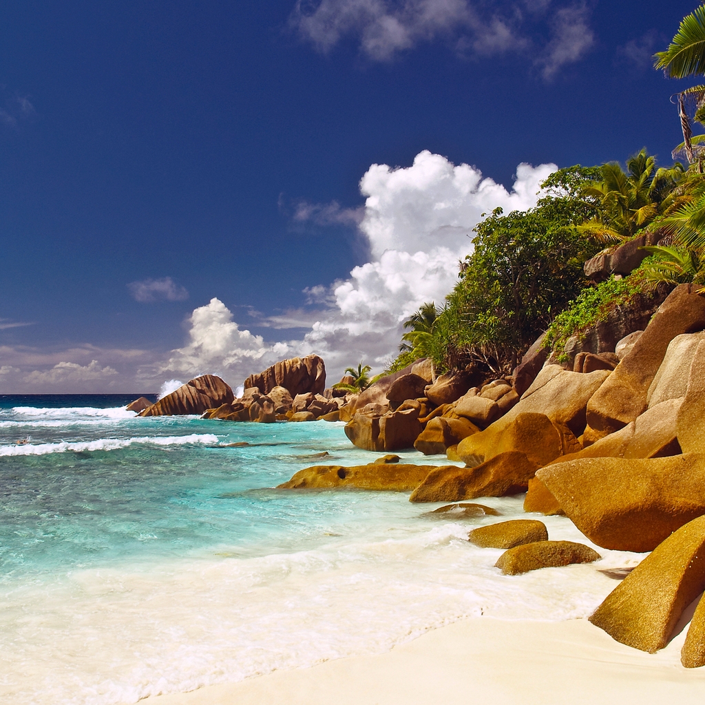 Seychelles Islands Corner for 1024 x 1024 iPad resolution