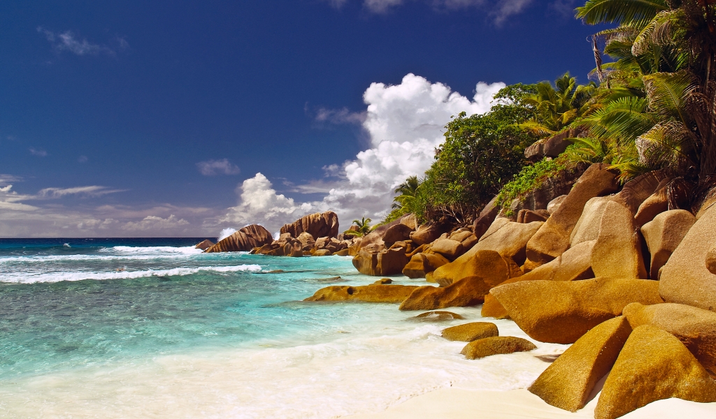 Seychelles Islands Corner for 1024 x 600 widescreen resolution