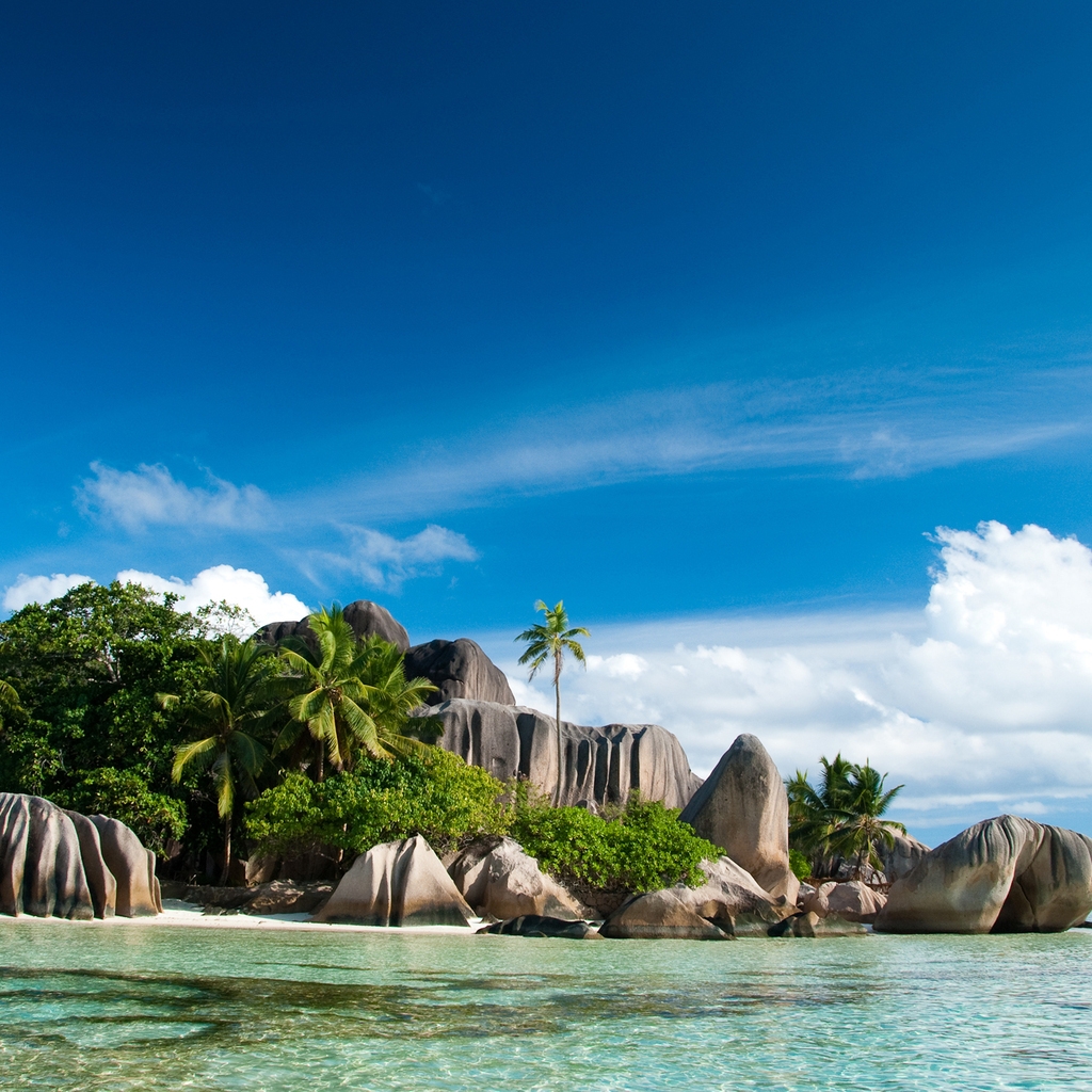 Seychelles Islands Landscape for 1024 x 1024 iPad resolution