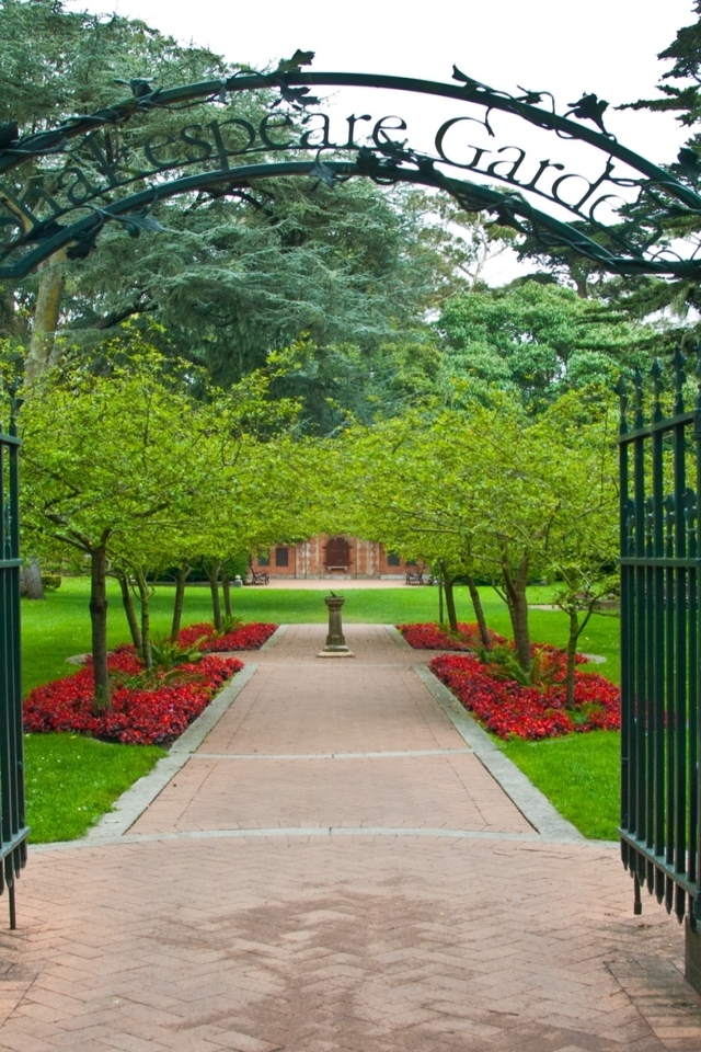 Shakespeare Garden for 640 x 960 iPhone 4 resolution