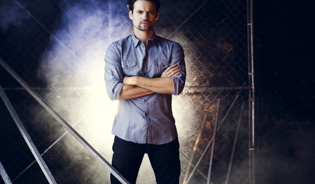 Shane West Cool for 1024 x 600 widescreen resolution
