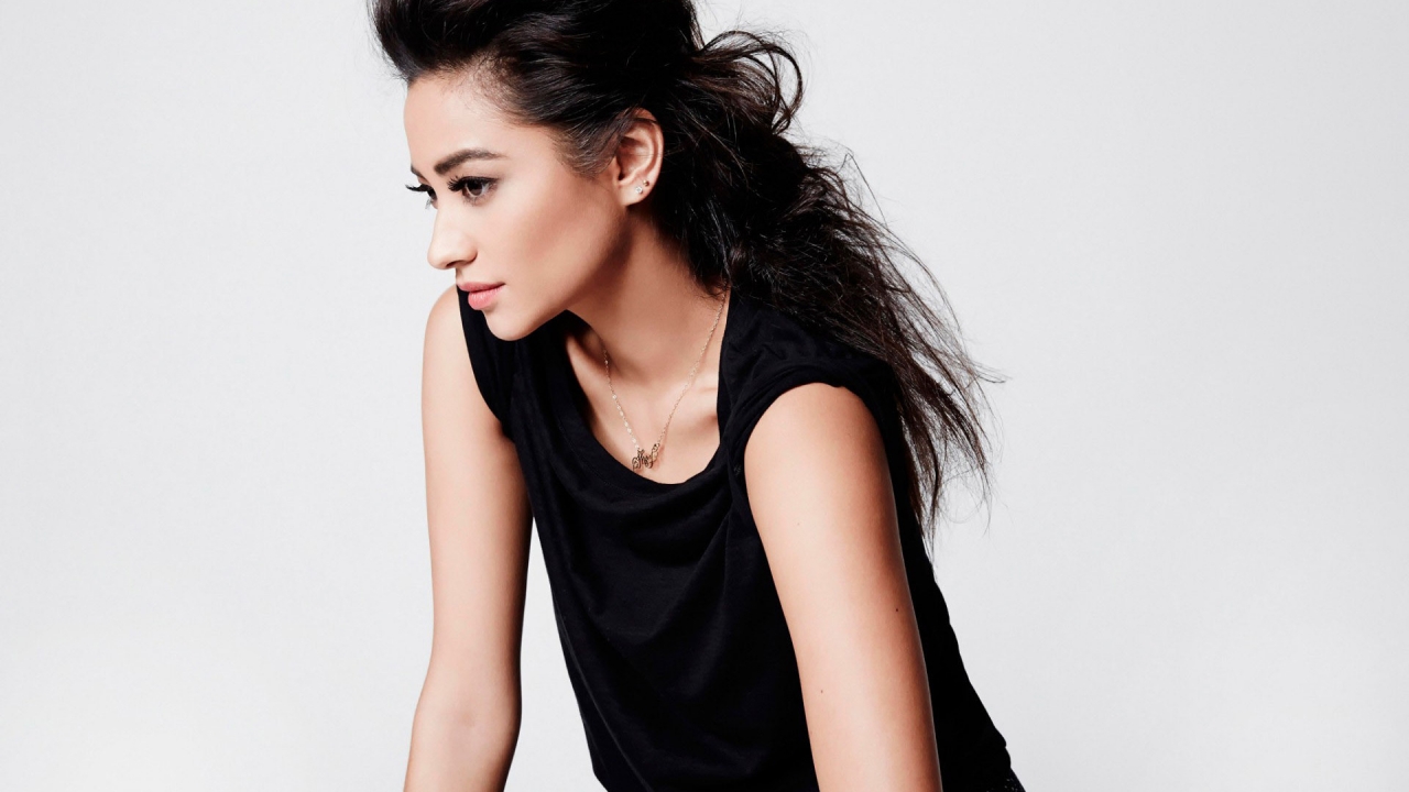 Shay Mitchell Shooting for 1280 x 720 HDTV 720p resolution