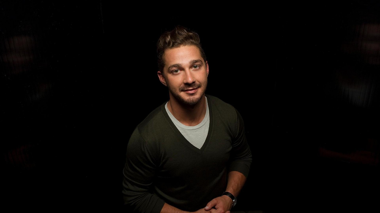 Shia LaBeouf Close Look for 1600 x 900 HDTV resolution