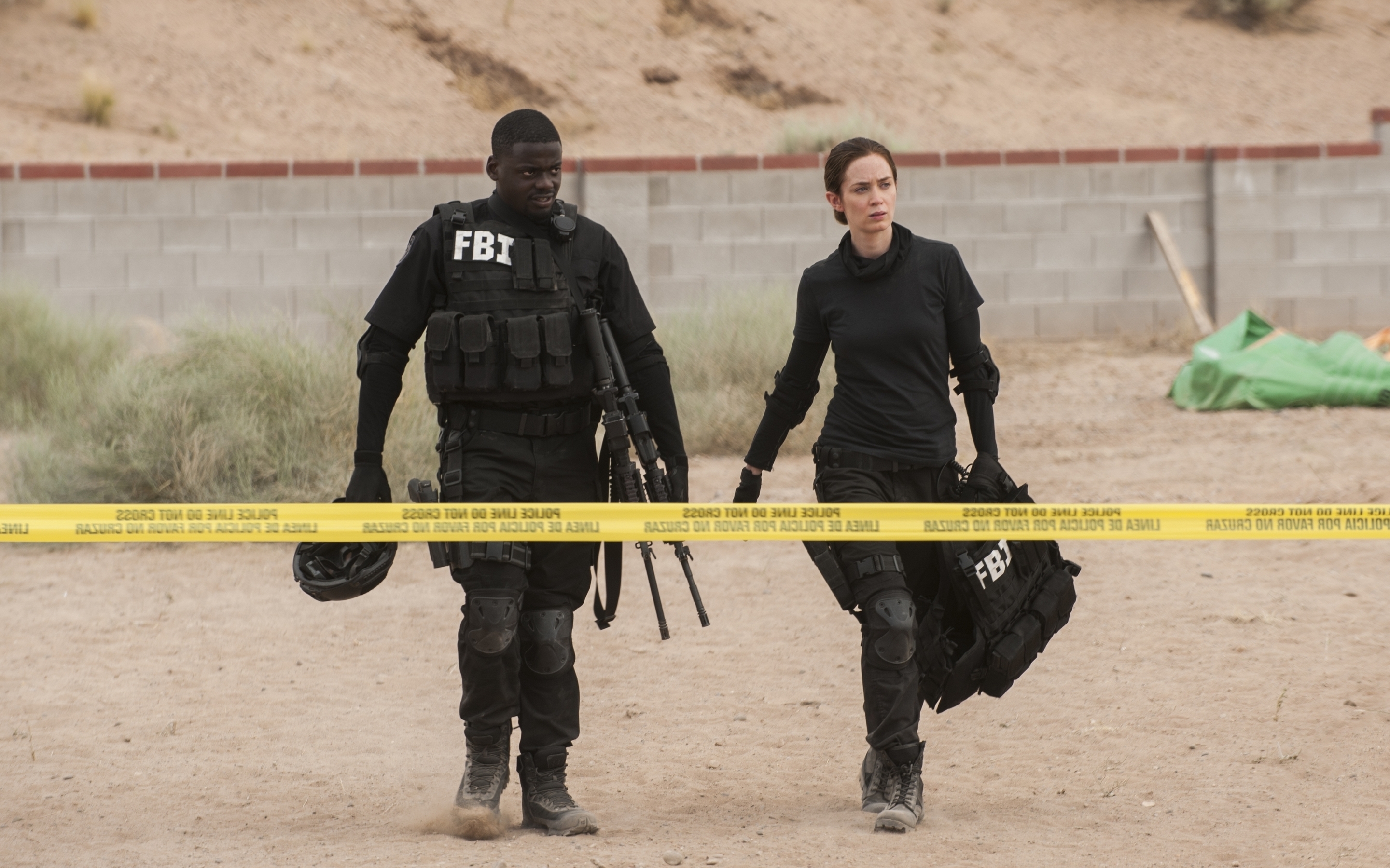 Sicario FBI Coleagues for 2880 x 1800 Retina Display resolution