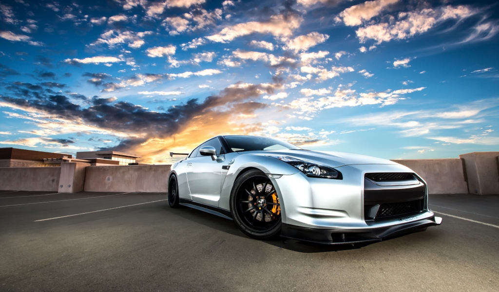 Silvery Nissan GT-R35 for 1024 x 600 widescreen resolution