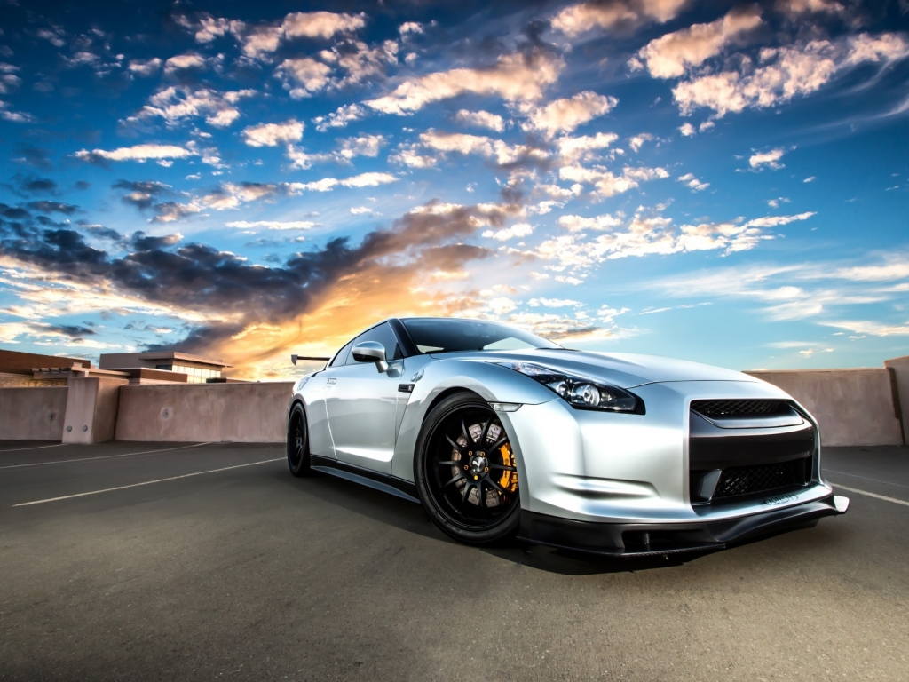 Silvery Nissan GT-R35 for 1024 x 768 resolution