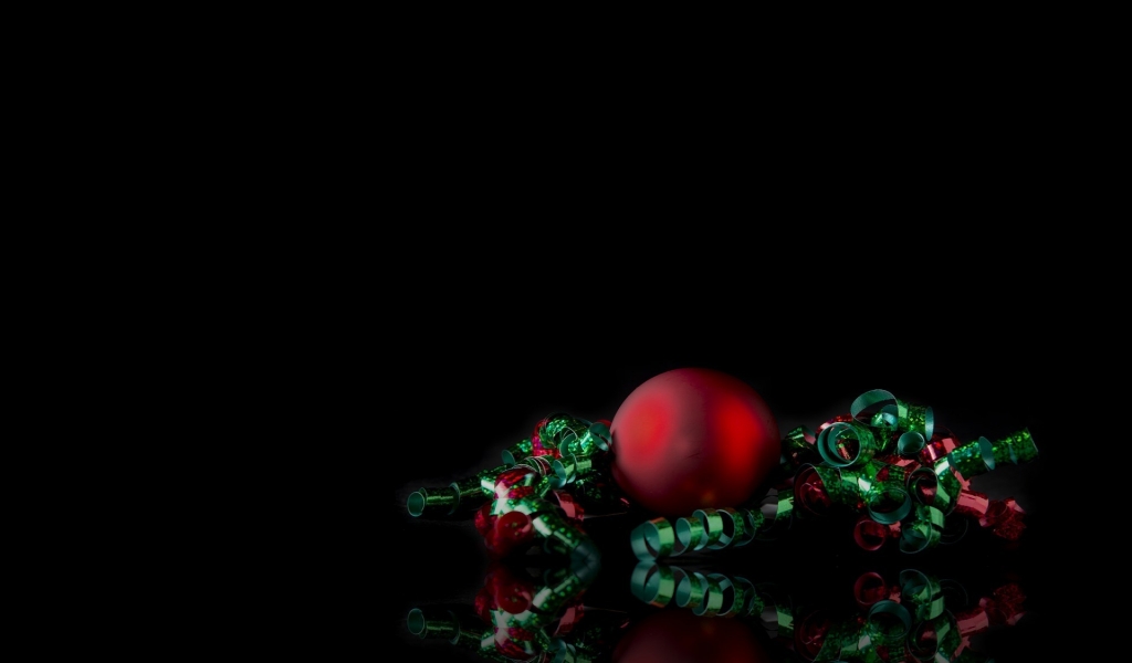Simple Christmas Ornament for 1024 x 600 widescreen resolution