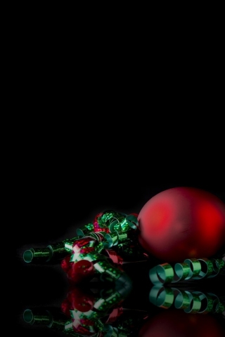 Simple Christmas Ornament for 320 x 480 iPhone resolution