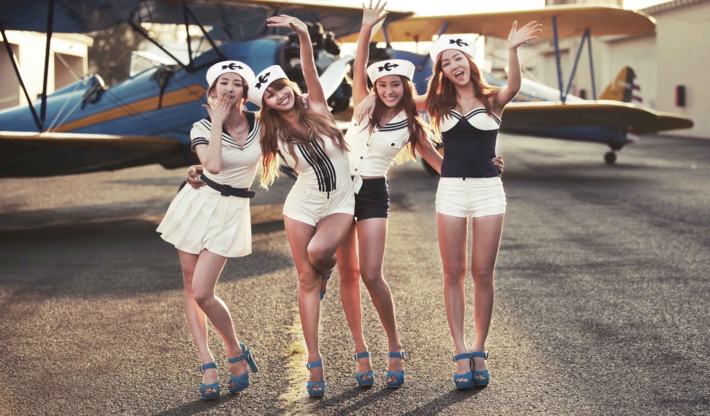 Sistar Poster for 1024 x 600 widescreen resolution