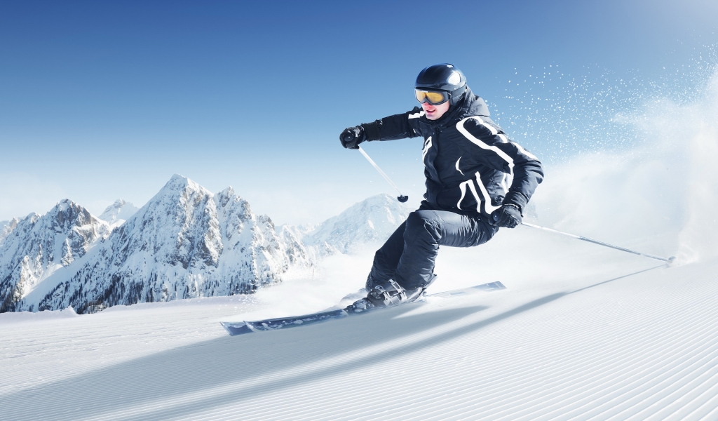 Skier for 1024 x 600 widescreen resolution