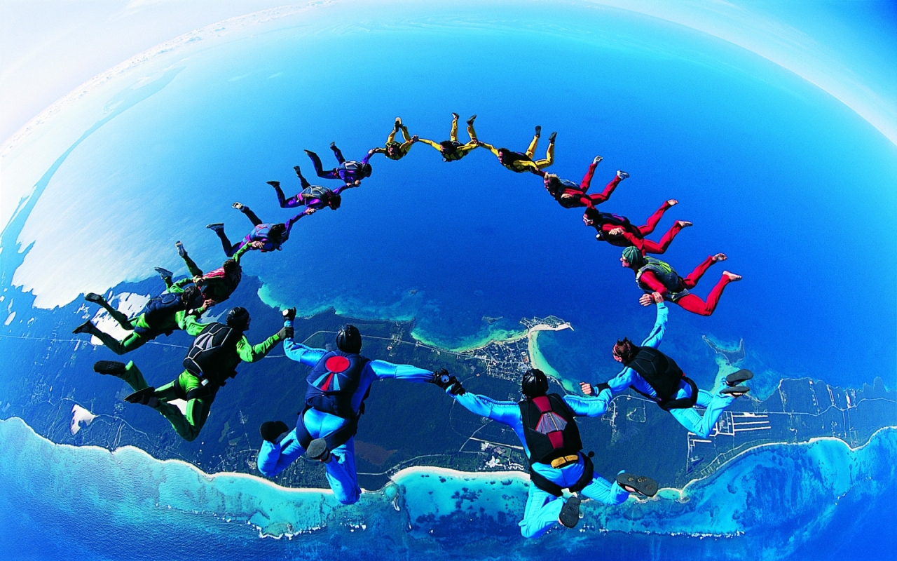 Skydiving for 1280 x 800 widescreen resolution