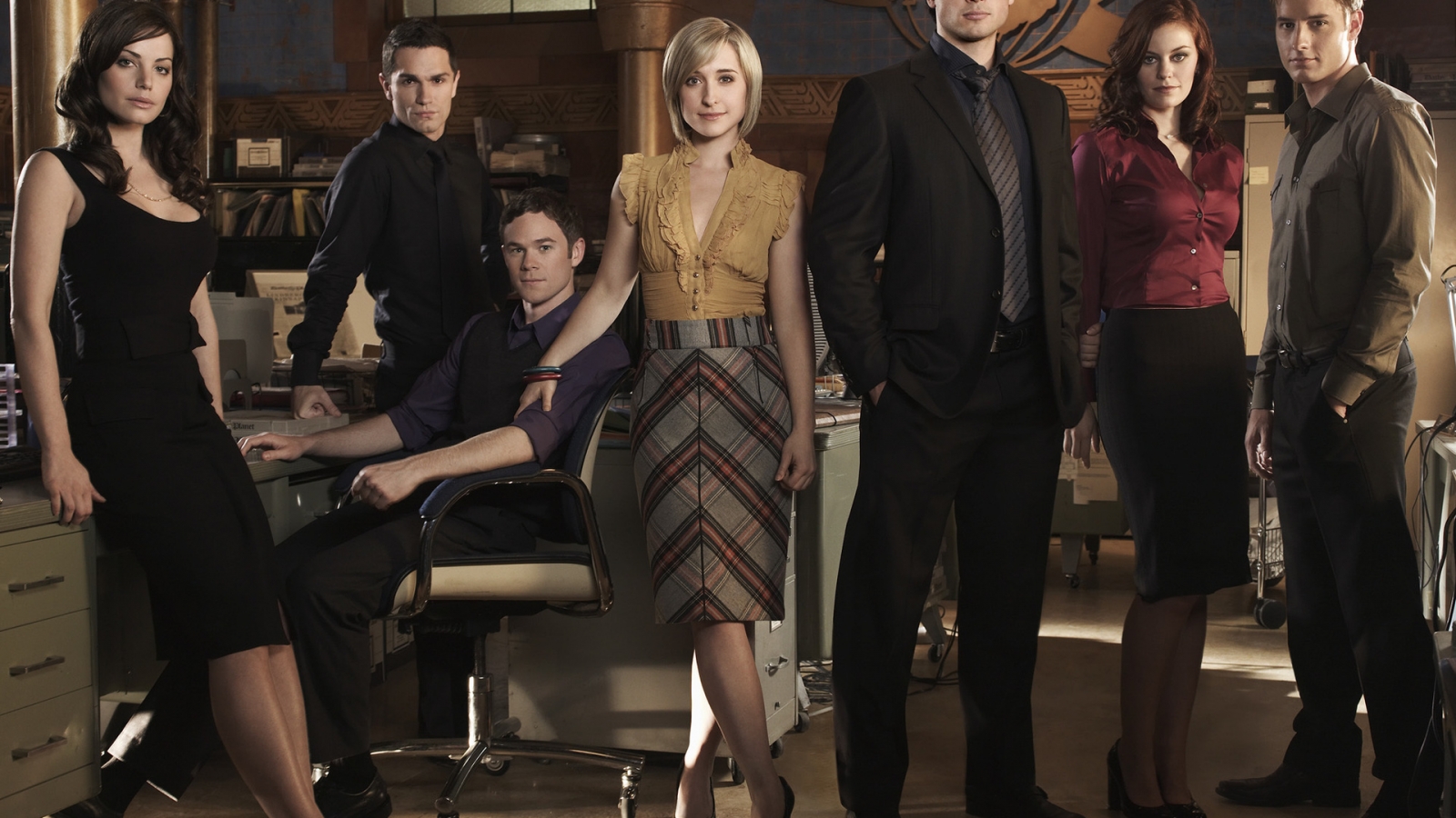Smallville Cast for 1600 x 900 HDTV resolution