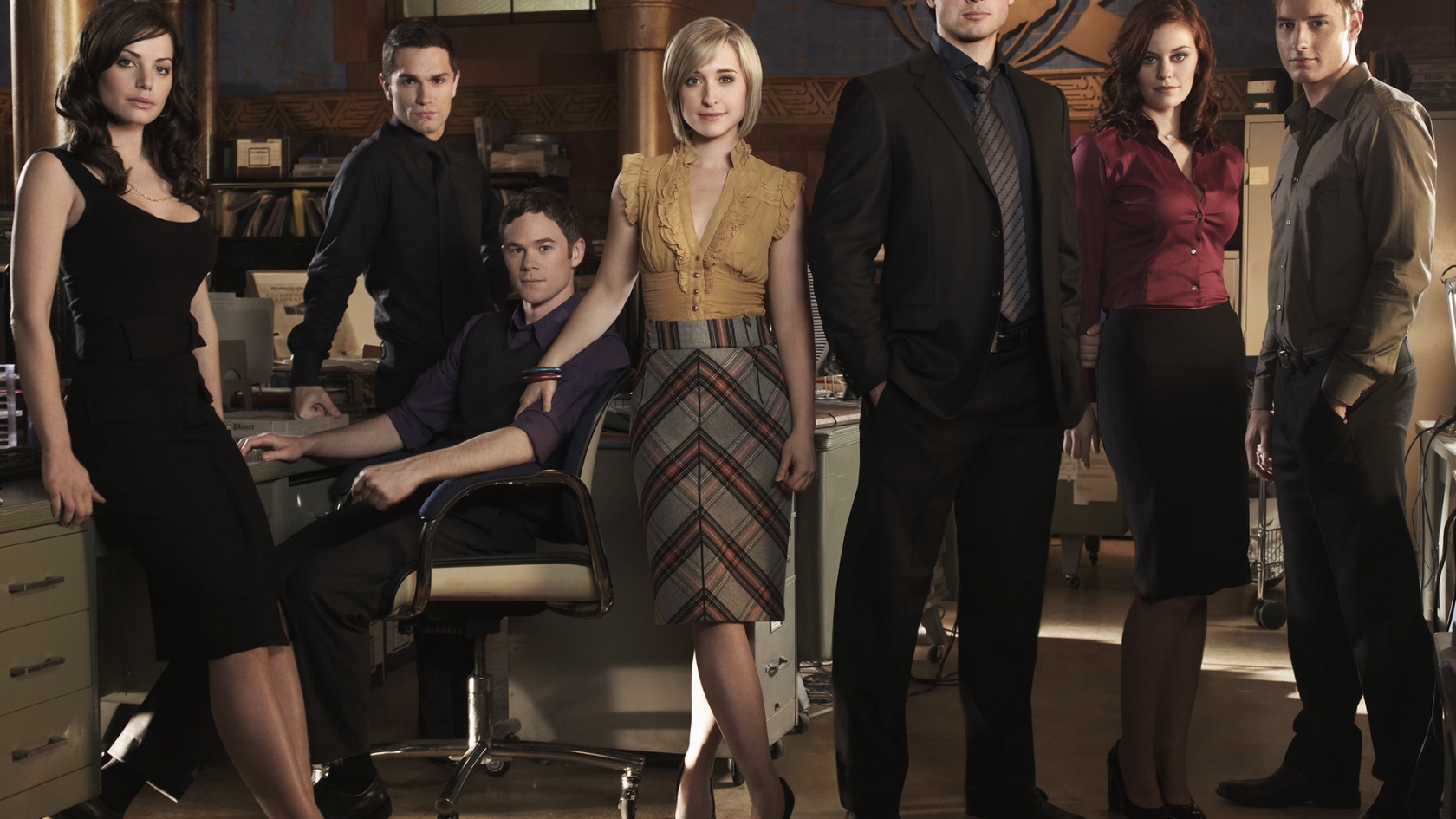 Smallville Cast for 1680 x 945 HDTV resolution