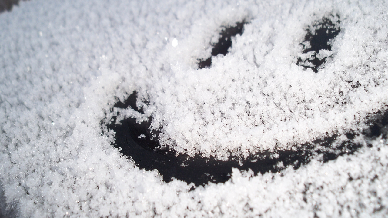 Smile Snow Face for 1280 x 720 HDTV 720p resolution