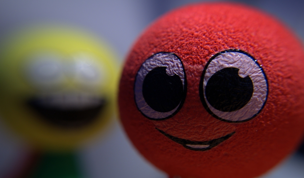 Smiley Ball for 1024 x 600 widescreen resolution