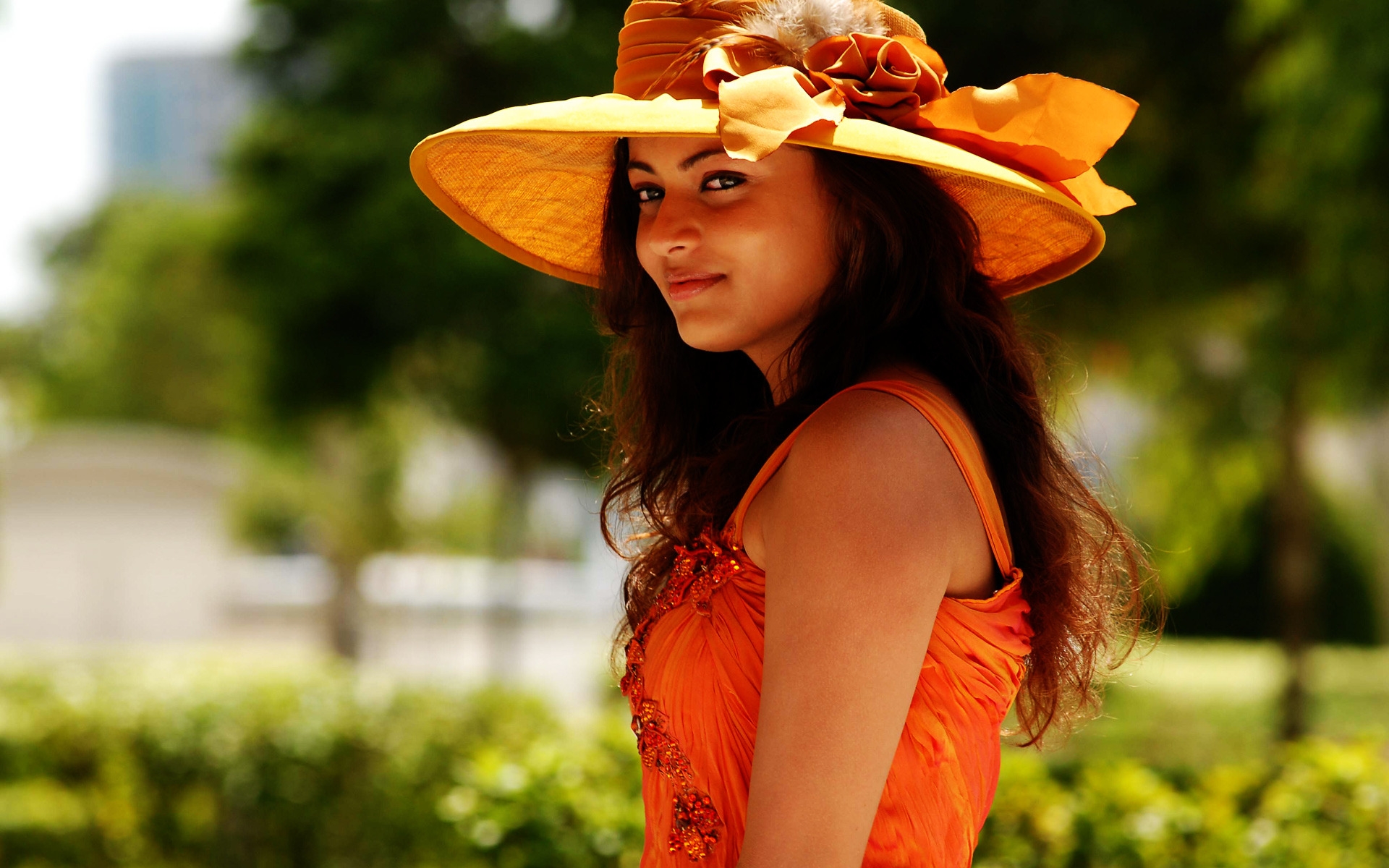 Sneha Ullal for 1920 x 1200 widescreen resolution