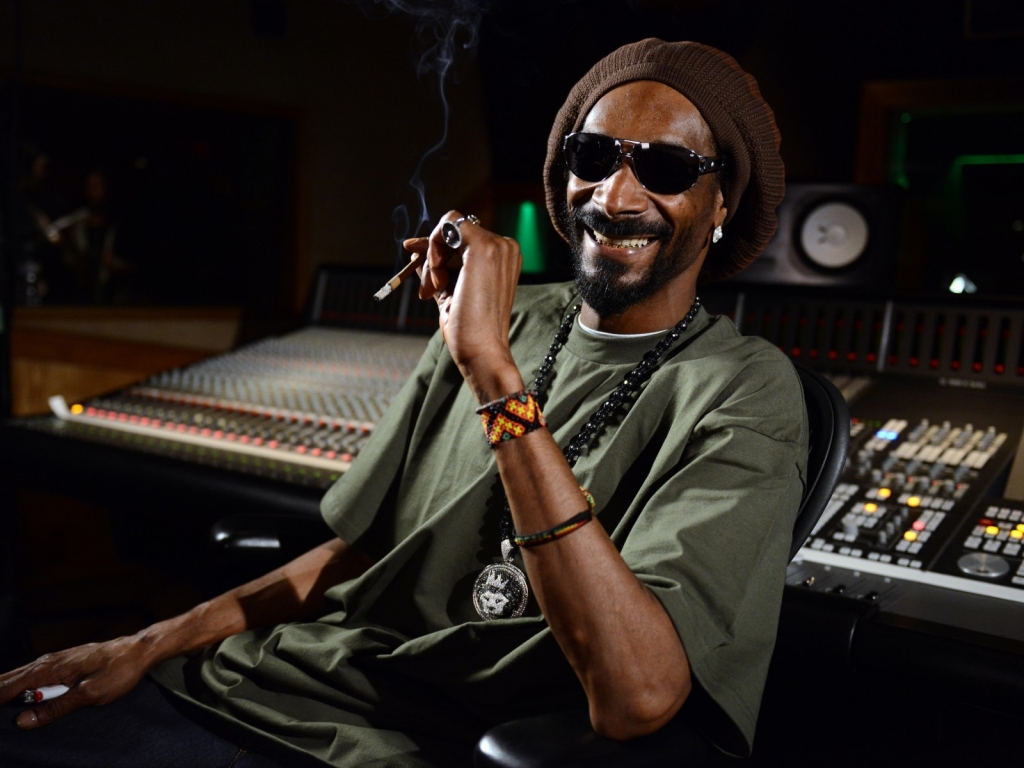 Snoop Dogg Smile for 1024 x 768 resolution