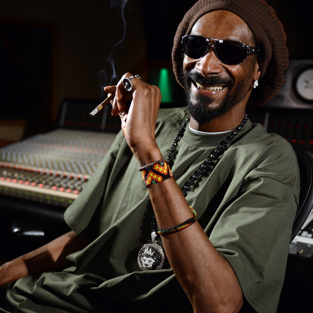 Snoop Lion for 1024 x 1024 iPad resolution