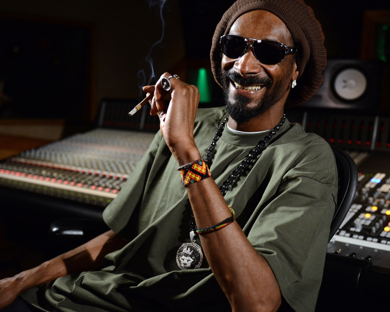 Snoop Lion for 1280 x 1024 resolution