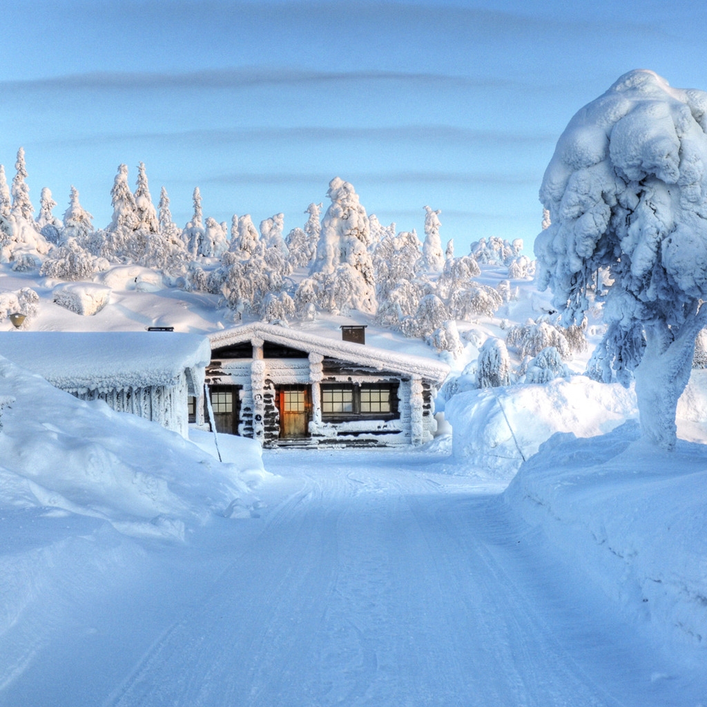 Snow House for 1024 x 1024 iPad resolution