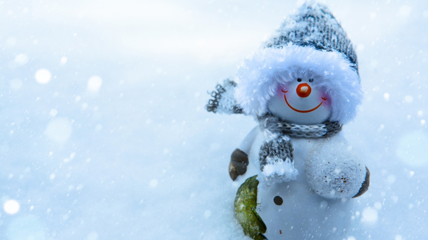 Snowman Smiling for 1366 x 768 HDTV resolution