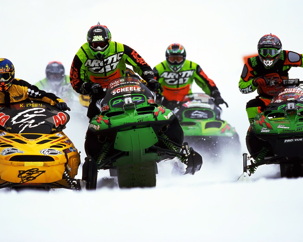 Snowmobile race for 1280 x 1024 resolution