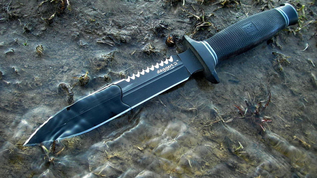 SOG Knive for 1280 x 720 HDTV 720p resolution