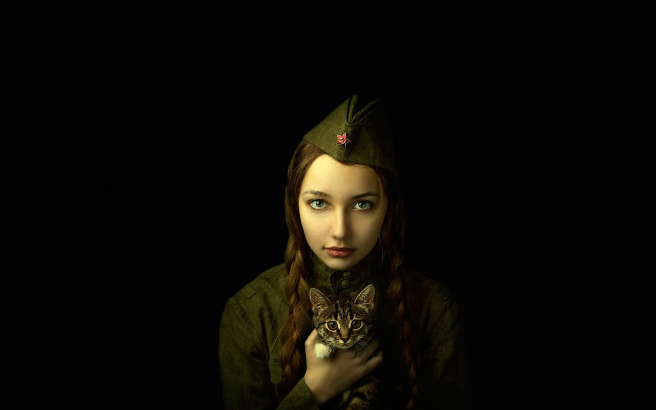 Soldier Girl Portrait for 1280 x 800 widescreen resolution