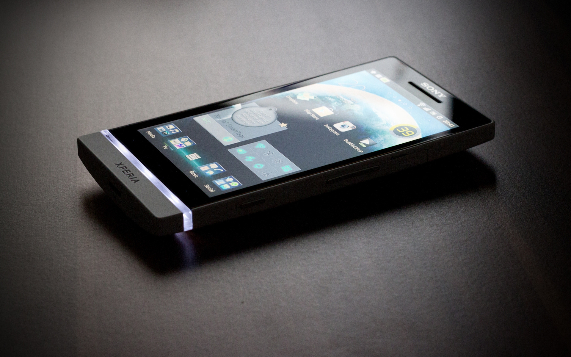 Sony Xperia for 1920 x 1200 widescreen resolution