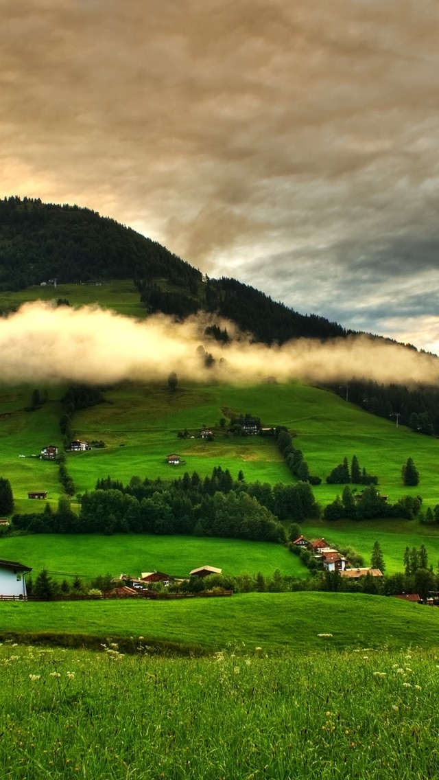 Spring Green Mountains for 640 x 1136 iPhone 5 resolution
