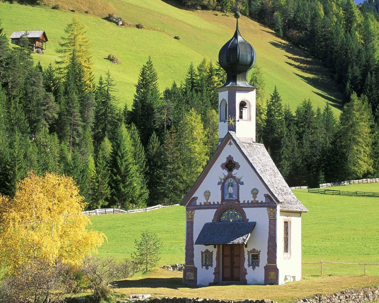 St. John Church Val di Funes Italy for 1280 x 1024 resolution