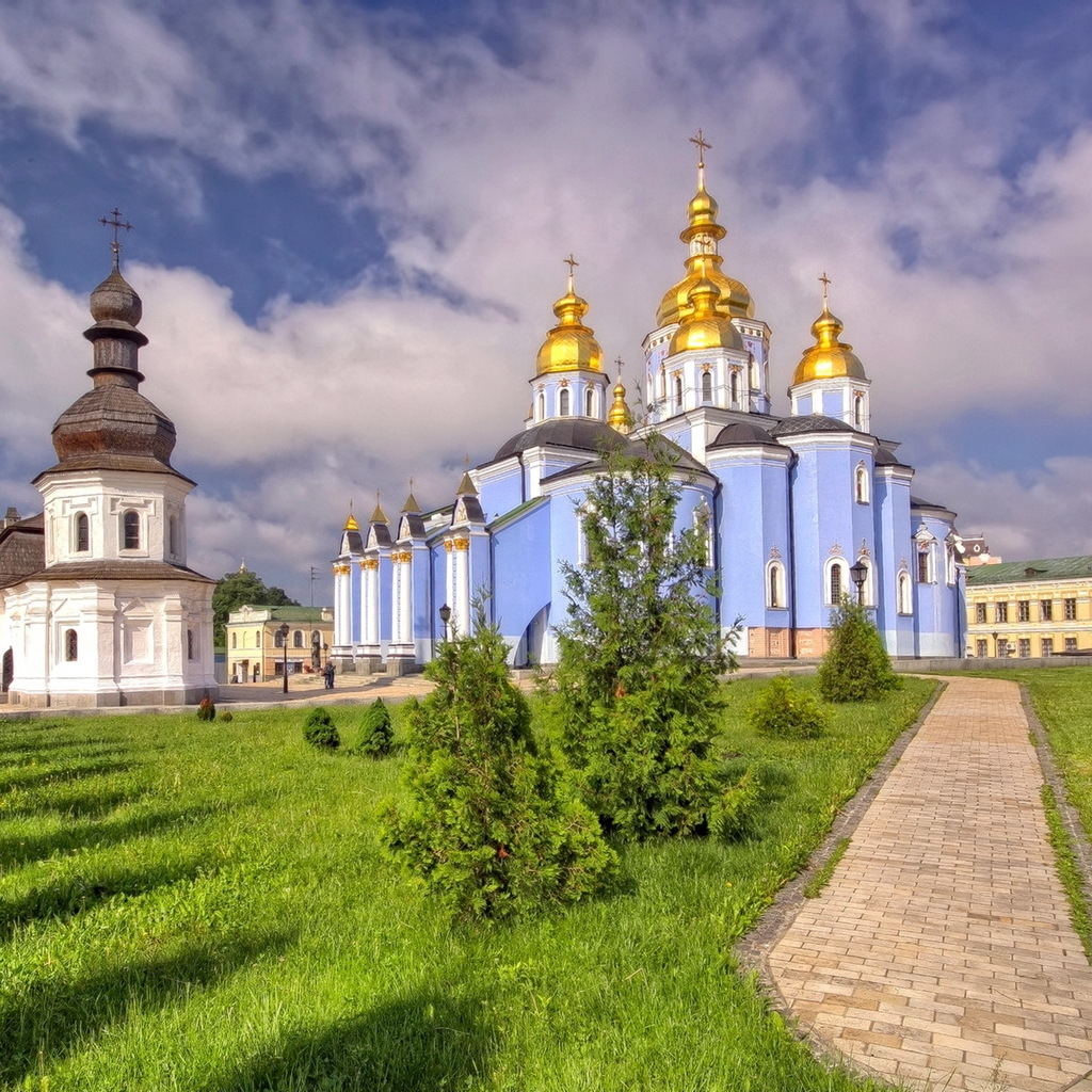 St Michael Cathedral Ukraine for 1024 x 1024 iPad resolution
