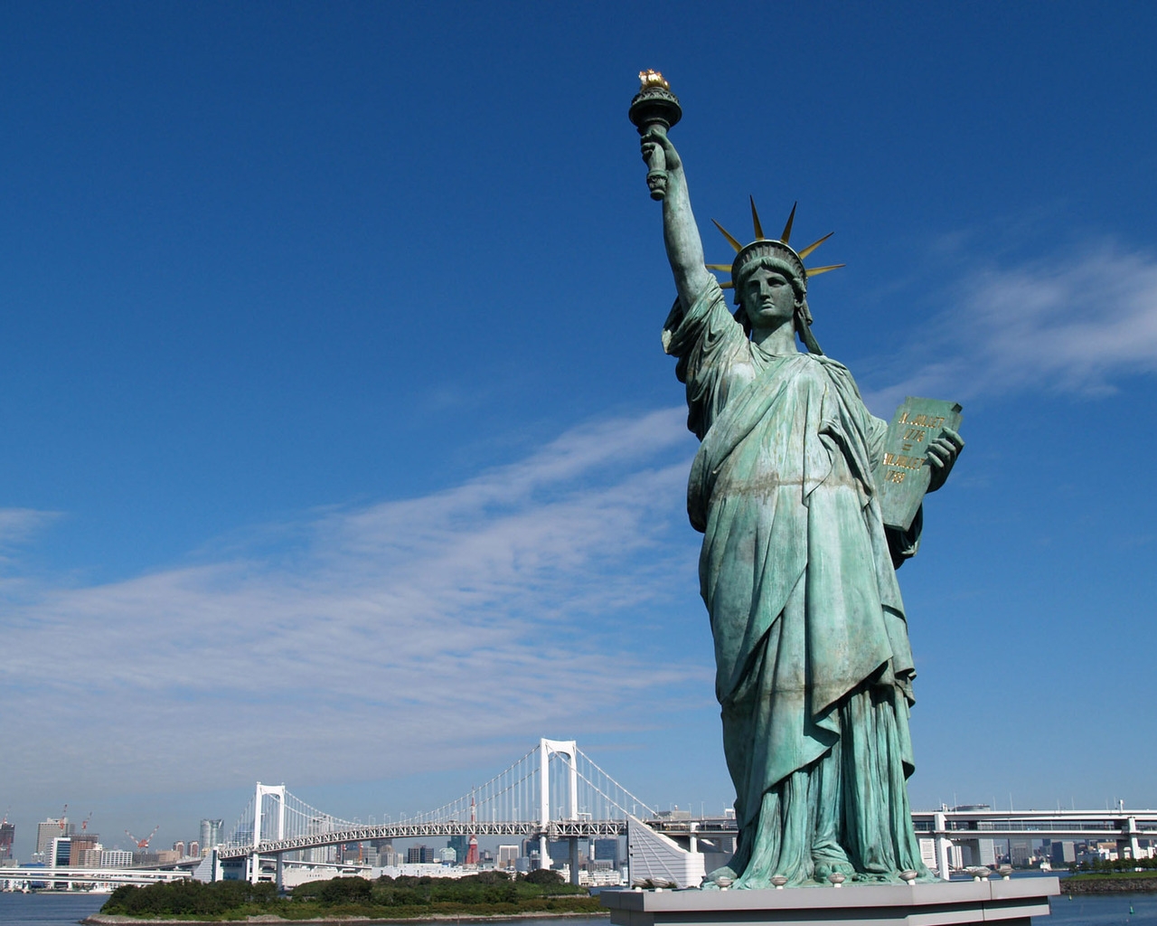 Statue of Liberty for 1280 x 1024 resolution