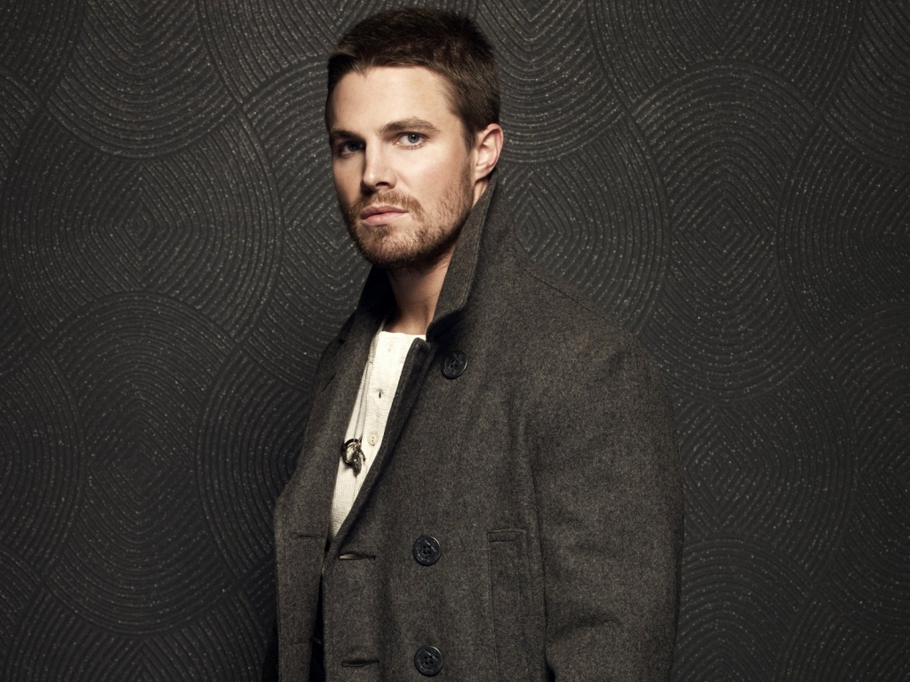 Stephen Amell for 1024 x 768 resolution