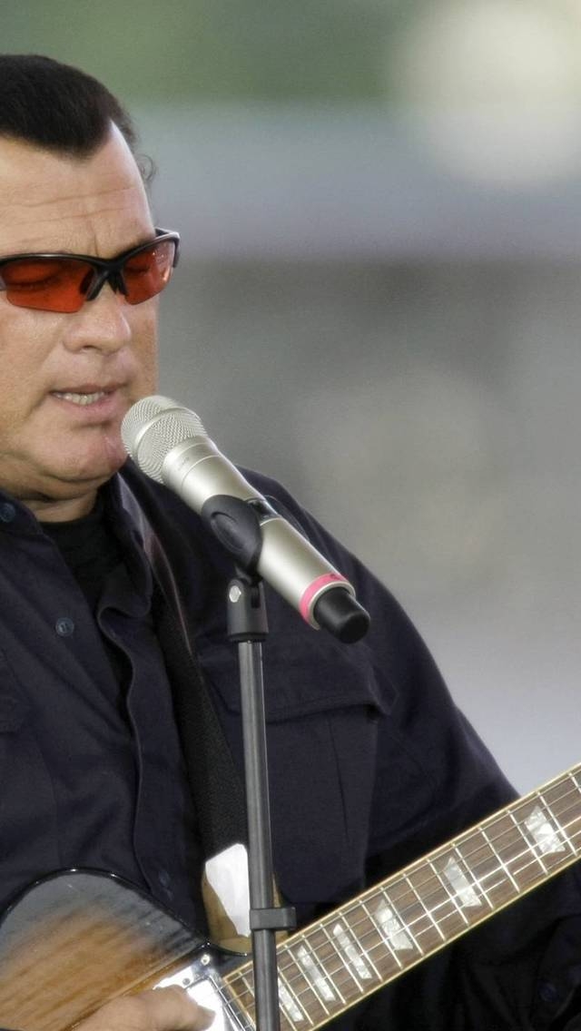 Steven Seagal Singing for 640 x 1136 iPhone 5 resolution