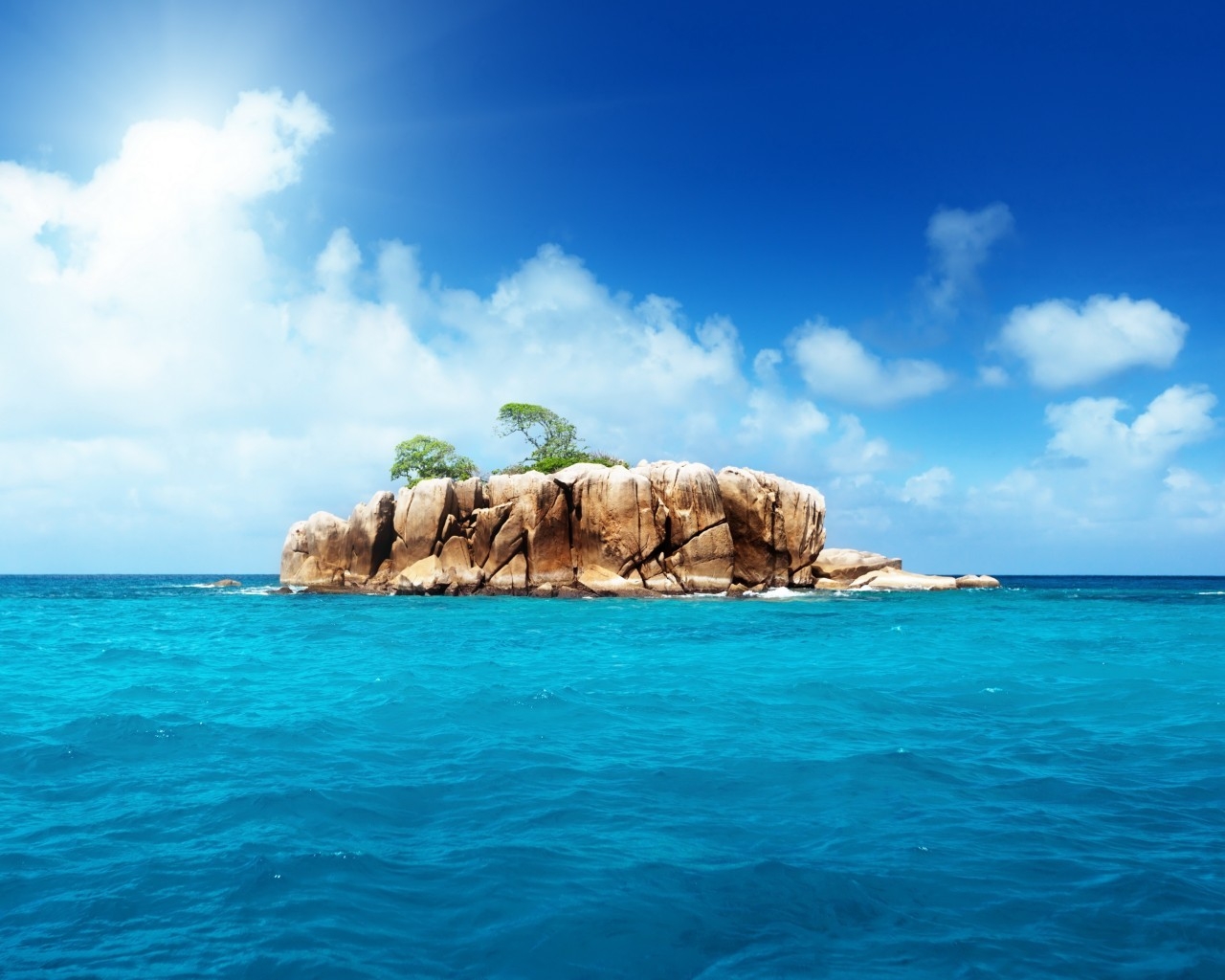 Stone Island for 1280 x 1024 resolution